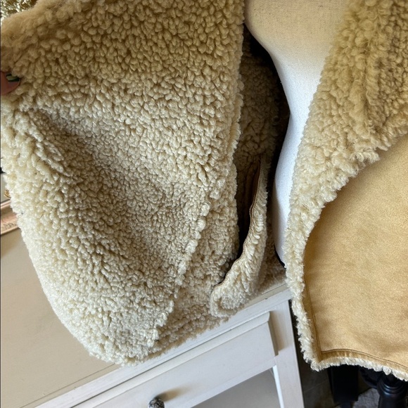 NWT Driftwoold Tan faux suede Double Breasted Sherpa lined Jacket largeβ - Picture 3 of 10